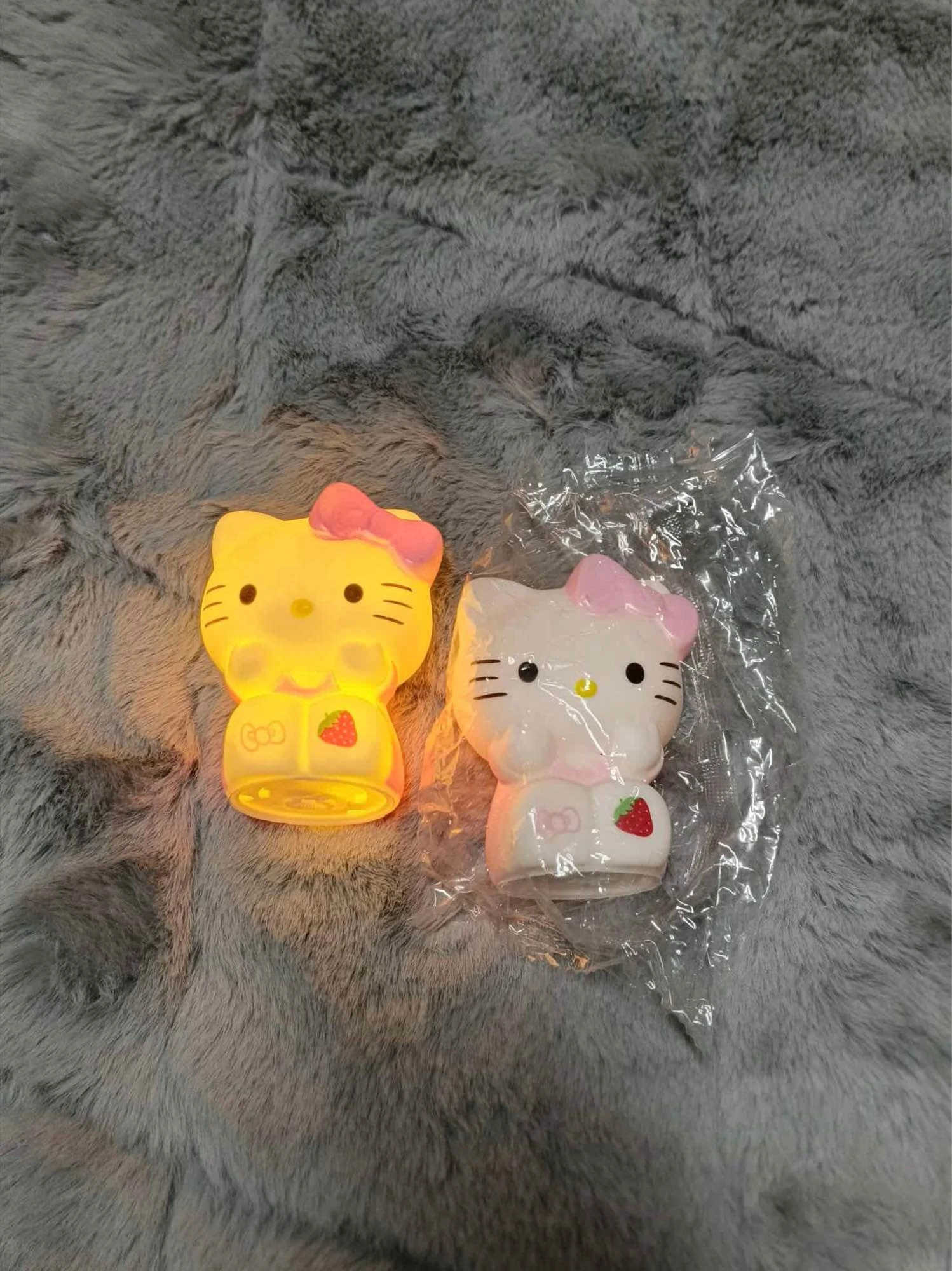 Hello kitty LED Night Light Living Room Cute kitty Plastic Lamp Bedside Decor Creative Kids Night Light Birthday Gift Cake Decor